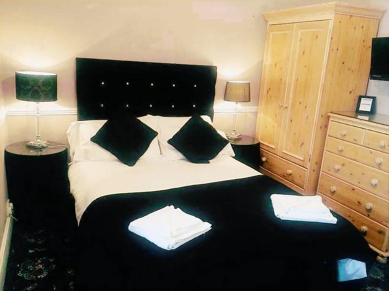 Bed and breakfast  Largs