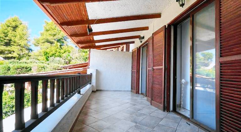 Villa with terrace, BBQ & garden — photo 5