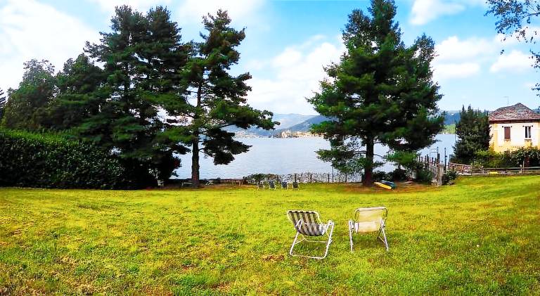 Rental apartment with barbeque & yard in Orta San Giulio