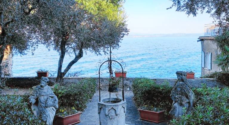 Rental apartment with terrace — photo 3