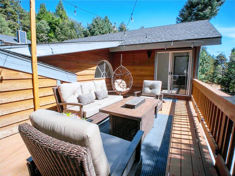 Green Valley Lake Vacation Rentals from 158 HomeToGo