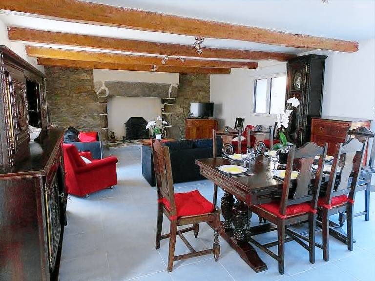 Gite with yard, grill & patio in Plougonvelin