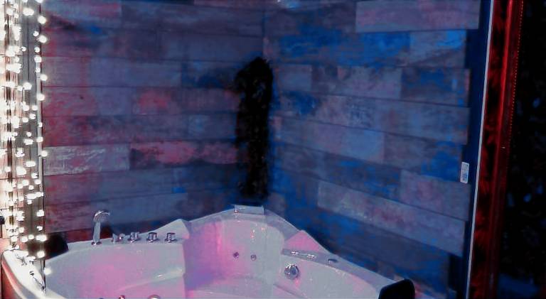 Holiday apartment with hot tub — photo 4