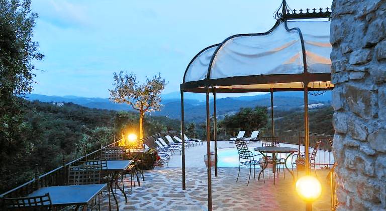 Children-friendly nice farm with patio, garden & hot tub | Pet-friendly — photo 5