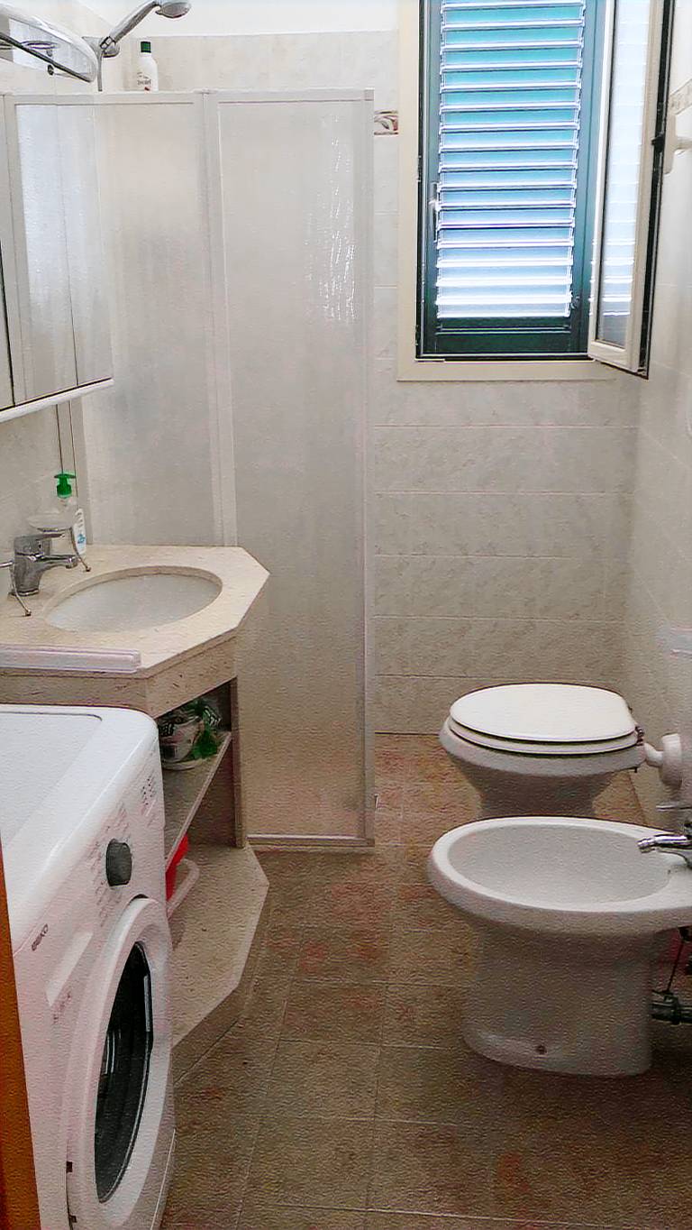 Holiday apartment with 2 rooms for 6 persons — photo 4