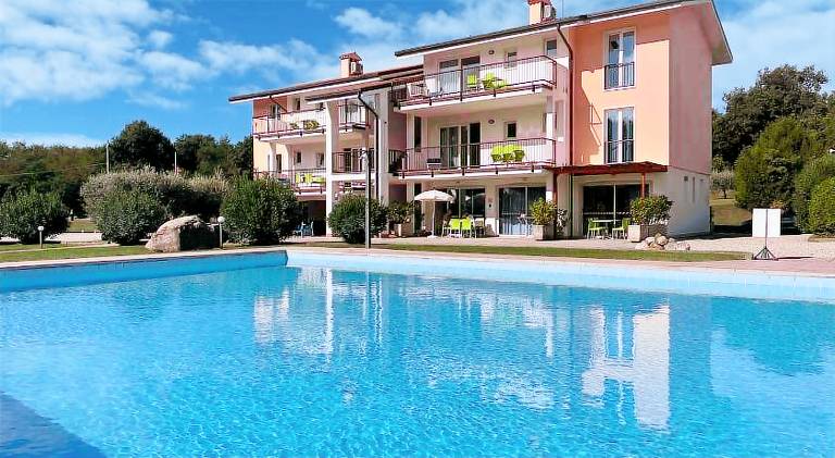 Nice serviced apartment with pool, garden & BBQ | Dogs allowed — photo 2