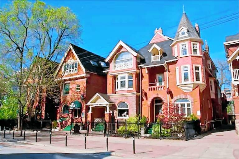 Madison Manor Boutique Hotel