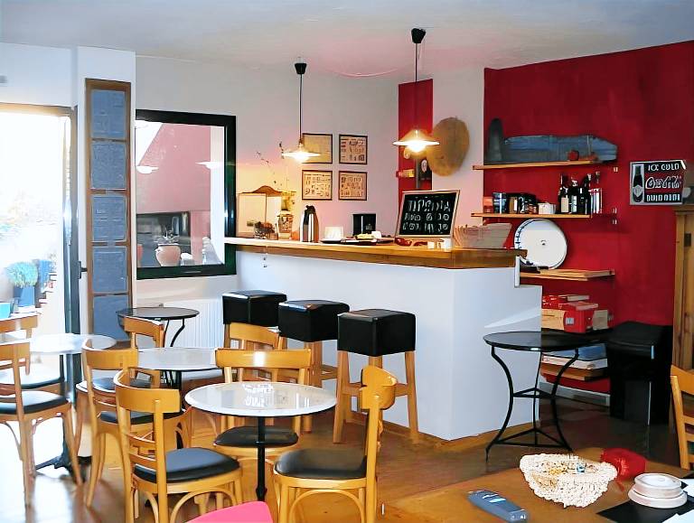 Serviced apartment with patio, grill & yard | Next to the beach | Pets are welcome — photo 5