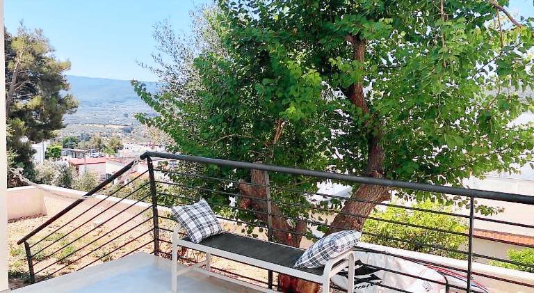Holiday apartment with yard & terrace — photo 5