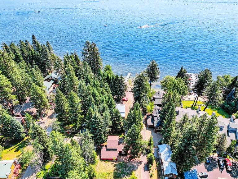 Vacation home with grill & patio | Lake view — photo 5