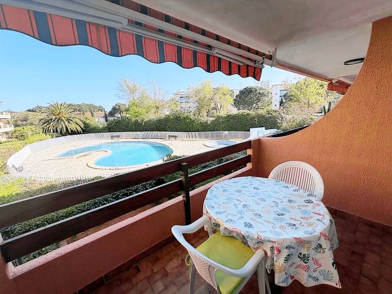 Holiday apartment with pool — photo 2