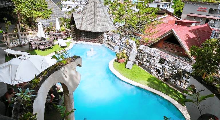 Hotel Tropicana Castle Sabang Mindoro — photo 3