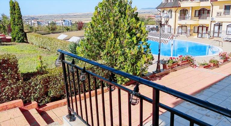 Rental apartment with patio & private pool | Dogs allowed — photo 4