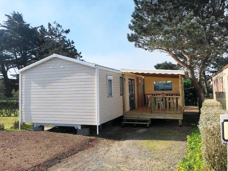 Mobile home with heated pool & terrace — photo 4