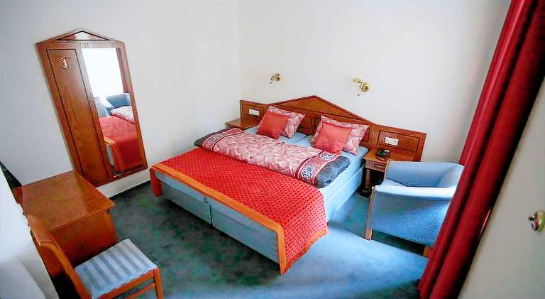 Manal Hotel & Sall in Warendorf