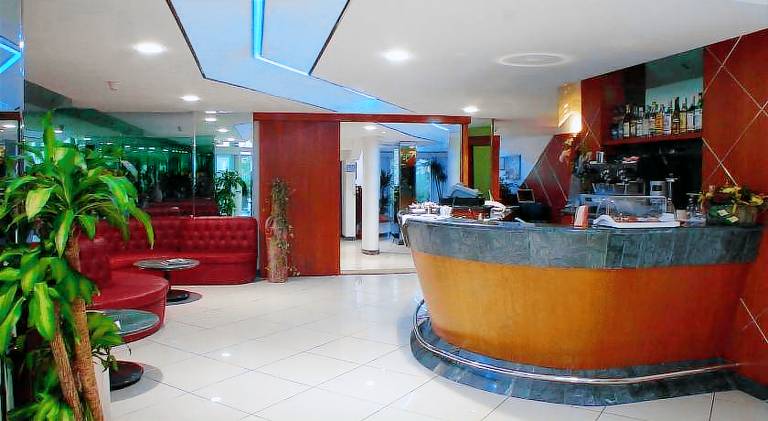 Lovely serviced apartment with pool & garden | Beach nearby | Pet-friendly — photo 4