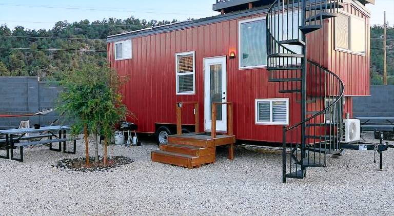 Beautiful vacation home with pool & hot tub | Pets allowed in Hurricane, UT