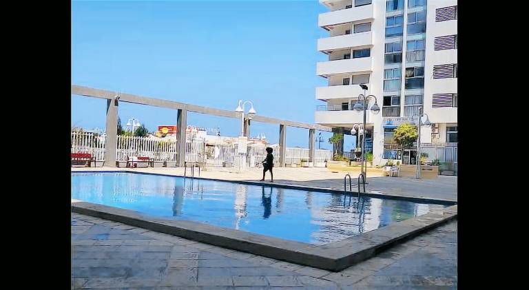 Apartment with pool — photo 4