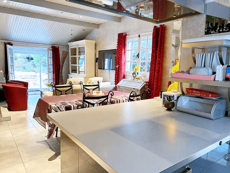 Vacation home with private pool | Beach nearby | Pet-friendly — photo 4