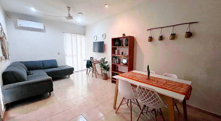 Apartment with pool — photo 2