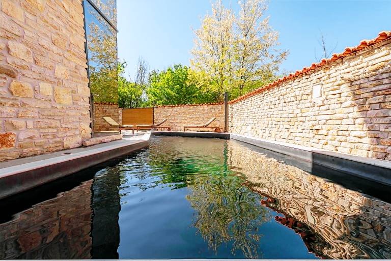 Nice villa with private pool, patio & barbecue | Dogs allowed — photo 3