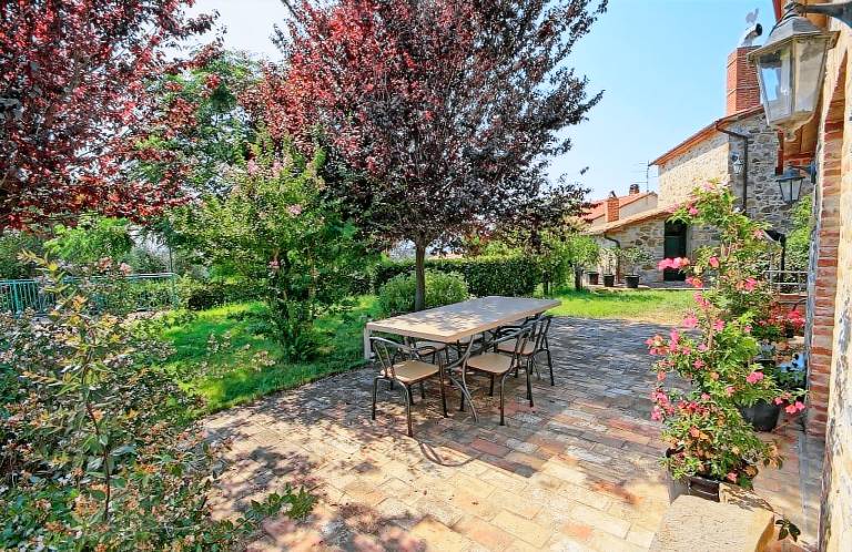 Family-oriented lovely villa with private pool & garden | Pets are welcome — photo 4