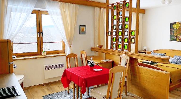 Beautiful serviced apartment with sauna, garden & terrace | Pet-friendly — photo 4