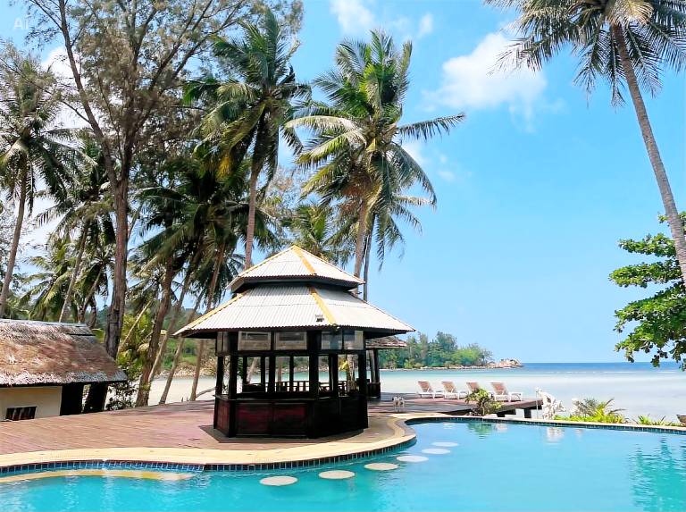 House with pool & yard in Ko Pha-ngan