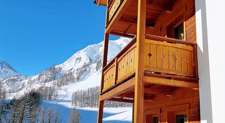 Pleasant serviced apartment with sauna, yard & patio | Next to the ski | Pets are welcome — photo 2