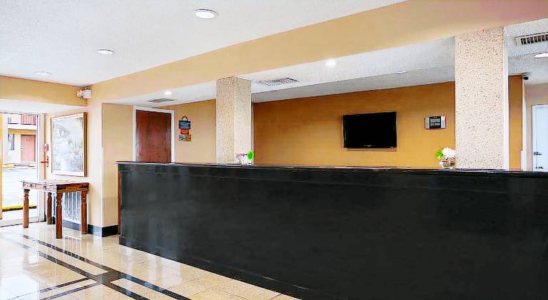 Days Inn by Wyndham Dallas Irving Market Center — photo 5