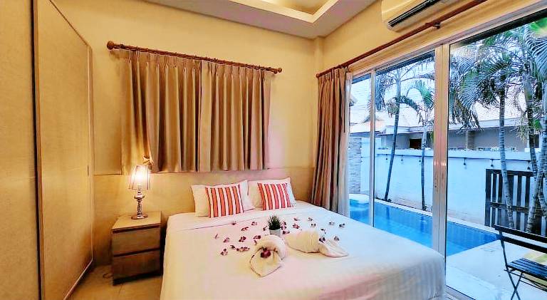 Villa with pool in Pattaya
