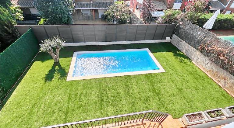 Vacation home with pool in Girona
