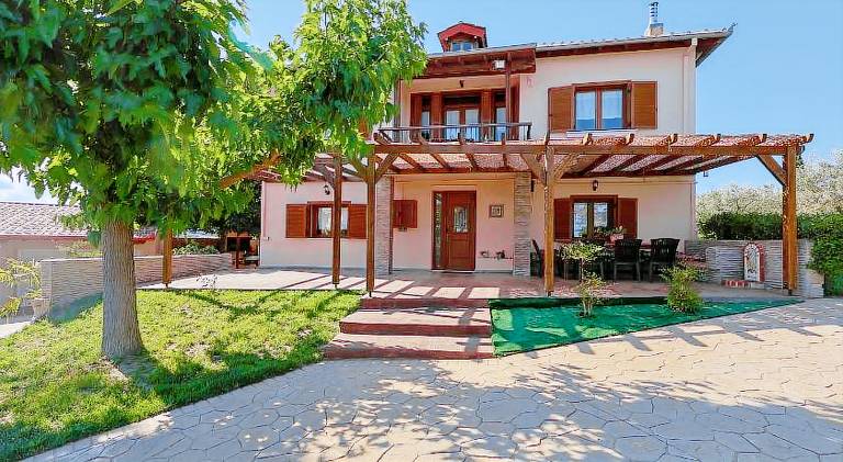 214 m&sup2; Villa