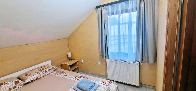 Namestitev Avala