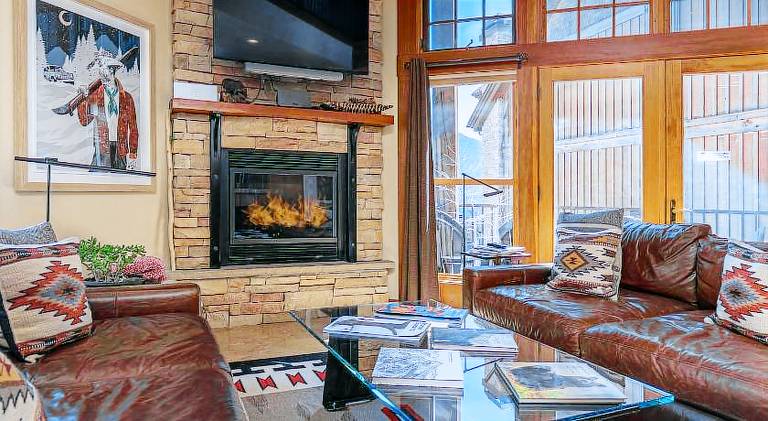 Vacation home with pool | Ski nearby | Suitable for remote work | Pets are welcome in Durango, CO