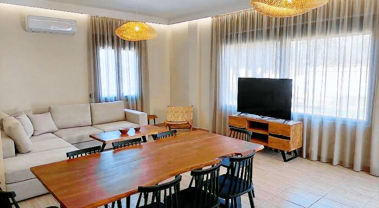 Villa with grill, patio & garden in Platanias