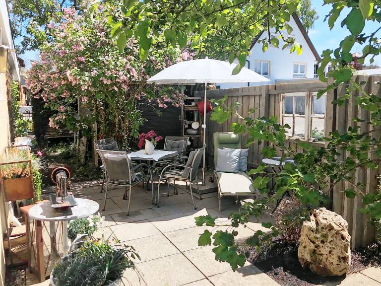 Holiday Home 'Ferienhaus Schillerstraße' with Private Terrace, Shared Garden and Wi-Fi — photo 3