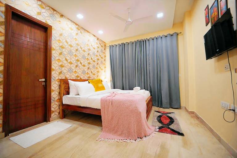 Vacation home with patio | Perfect for remote work in Gurugram