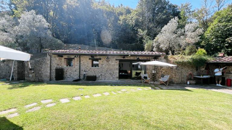 Family-friendly nice villa with barbecue, pool & yard | River view | Dogs allowed — photo 3