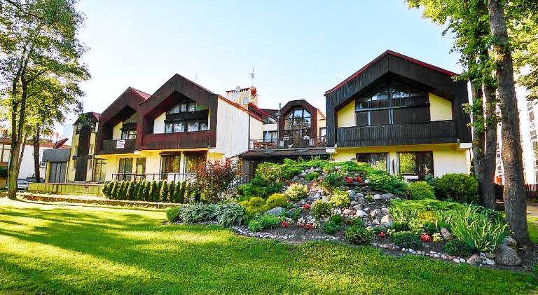 Beautiful holiday apartment with yard & terrace | Beach nearby | Pet-friendly — photo 2