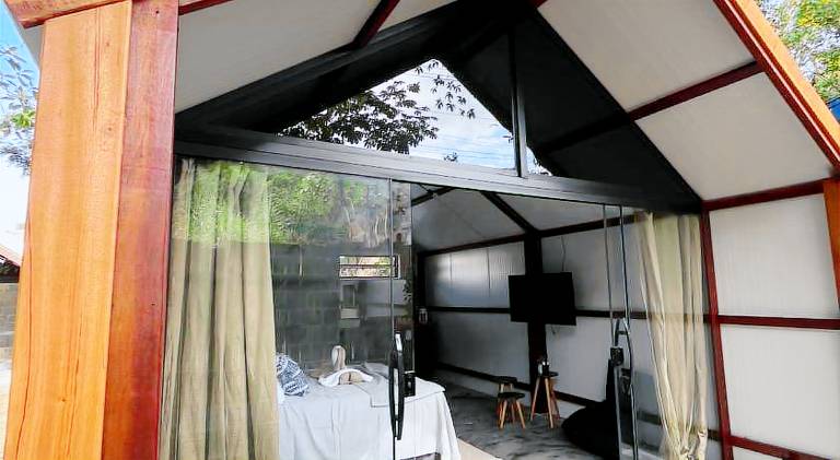 Lodge with yard — photo 4