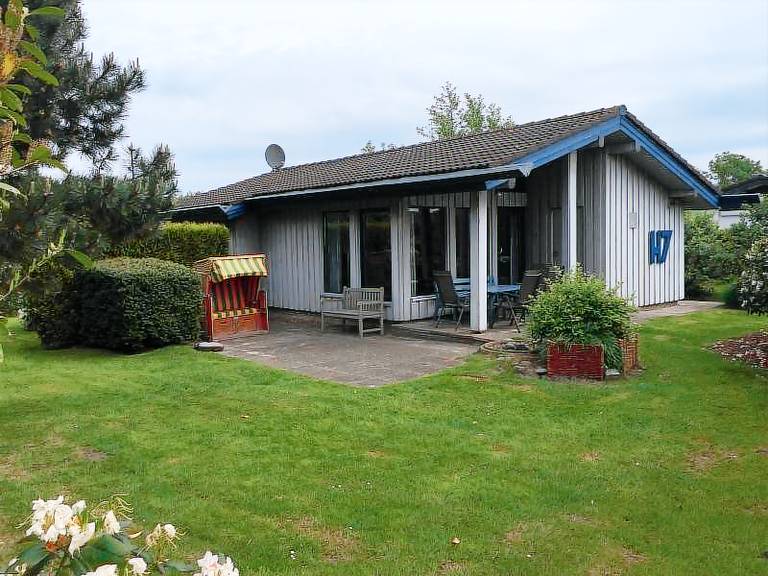 House with garden & patio — photo 4