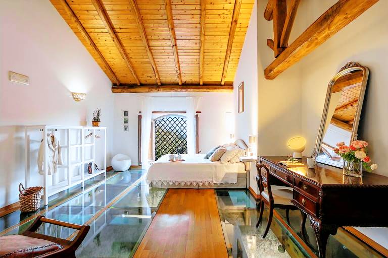 Family-friendly villa with private pool, barbecue & yard | Pool view | Dogs allowed — photo 5