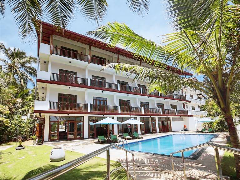 Rockside Beach Resort