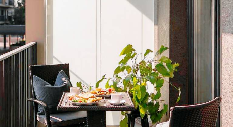Apartment with patio — photo 5