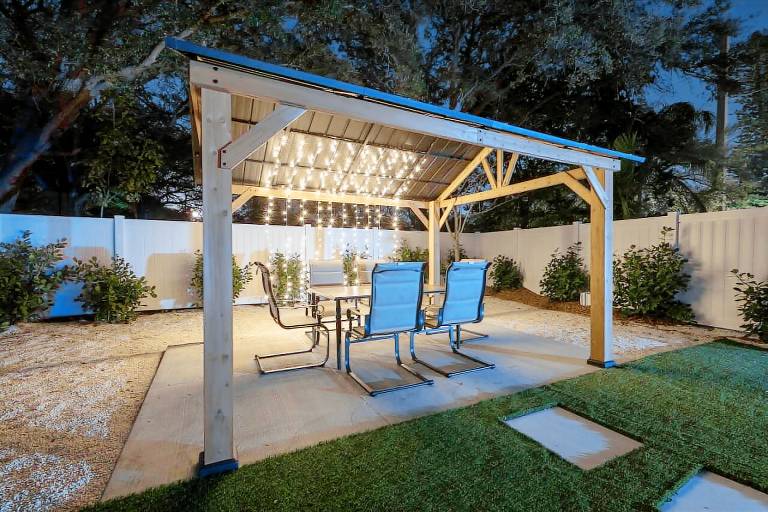 Family-oriented pleasant house with grill, yard & private pool | Garden view | Pet-friendly — photo 3