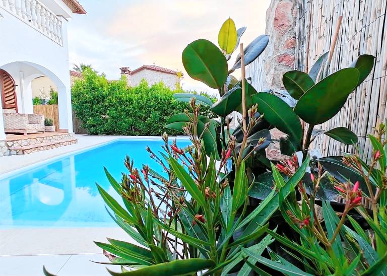 Ferienhaus mit Pool in Torroella de Fluvià, Costa Brava f&uuml;r max. 8 Personen