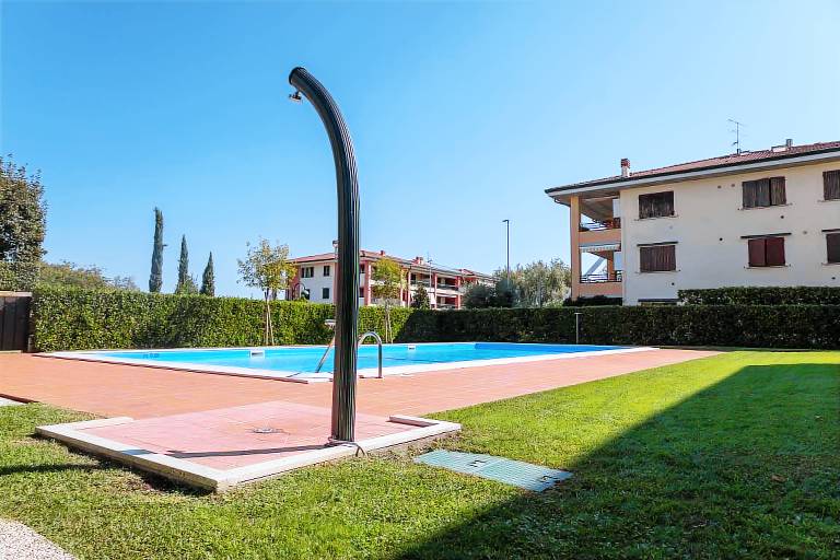 Family-oriented holiday apartment with terrace & pool | Garden view | Dogs allowed — photo 4