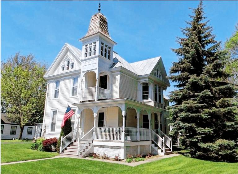House  Watertown