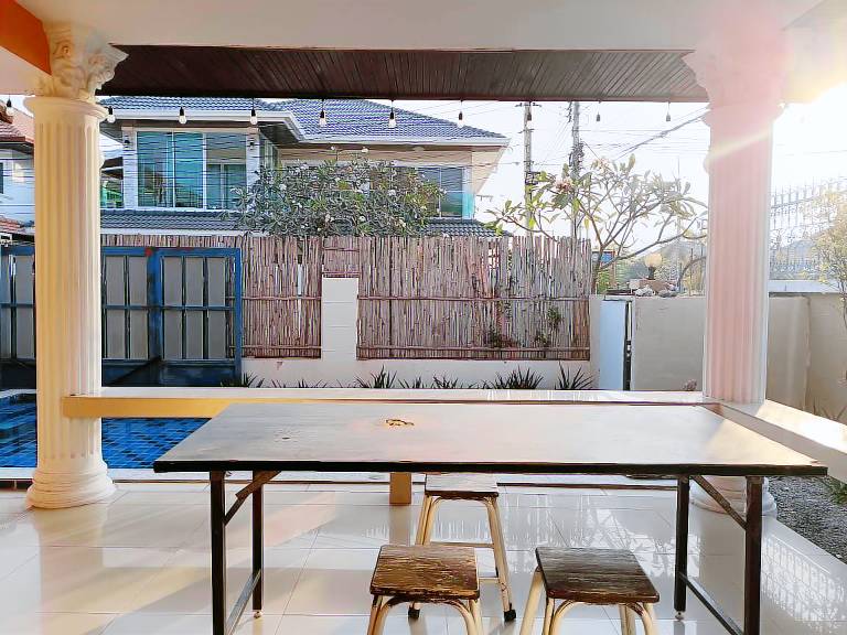 Villa with BBQ, garden & pool — photo 4